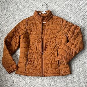 Amazon Essentials Women's Puffer Jacket in Rust